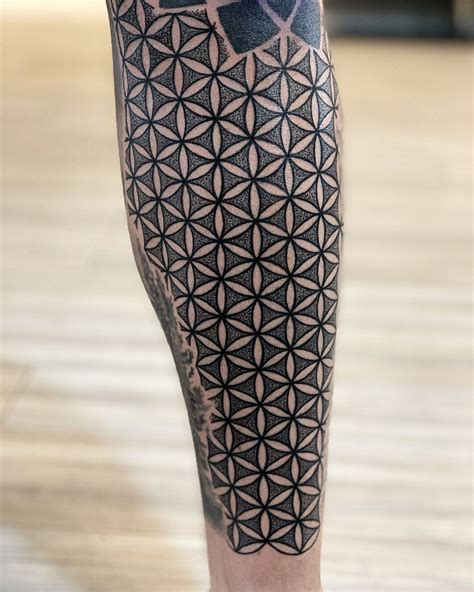 Geometric filler tattoos Do Fine Line Tattoos Hurt? Yes, fine line tattoos hurt to a degree, depending on the area of the body and your pain psychology threshold